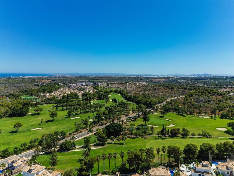 Foto 0aa09c89-98a1-487e-b5d6-d2ab3d7c0524. Chalet en calle cabo de peñas 5 exclusivo chalé independiente, residencial palm beach en Orihuela