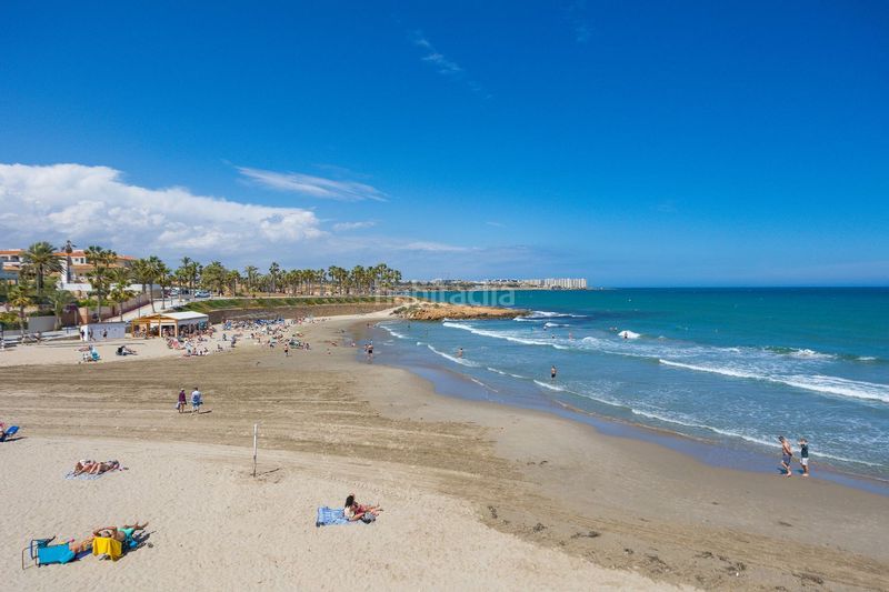 Foto 459bf1c1-881a-427d-8c90-c8dac481efc0. Chalet en calle cabo de peñas 5 exclusivo chalé independiente, residencial palm beach en Orihuela