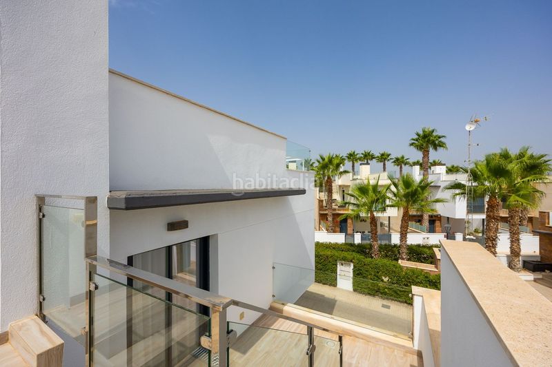 Foto 503bc4b8-43a1-4ead-9d3d-5e45811e03f7. Chalet en calle cabo de peñas 5 exclusivo chalé independiente, residencial palm beach en Orihuela