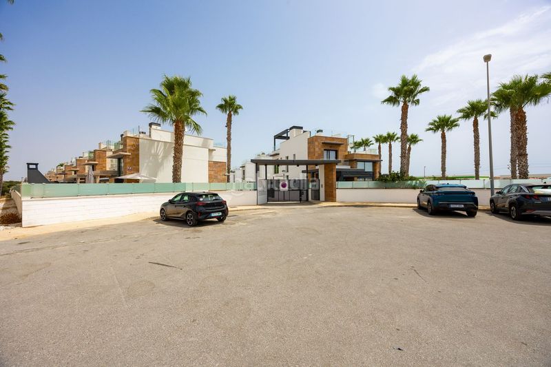 Foto 881436b7-2bcf-474b-b7b1-110248315f9f. Chalet en calle cabo de peñas 5 exclusivo chalé independiente, residencial palm beach en Orihuela