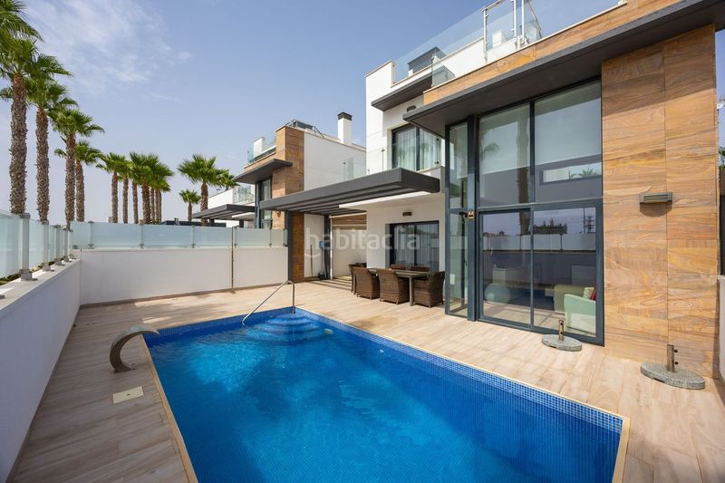 Foto ae13550b-114b-4bfc-bb3e-0919284c6dd0. Chalet en calle cabo de peñas 5 exclusivo chalé independiente, residencial palm beach en Orihuela
