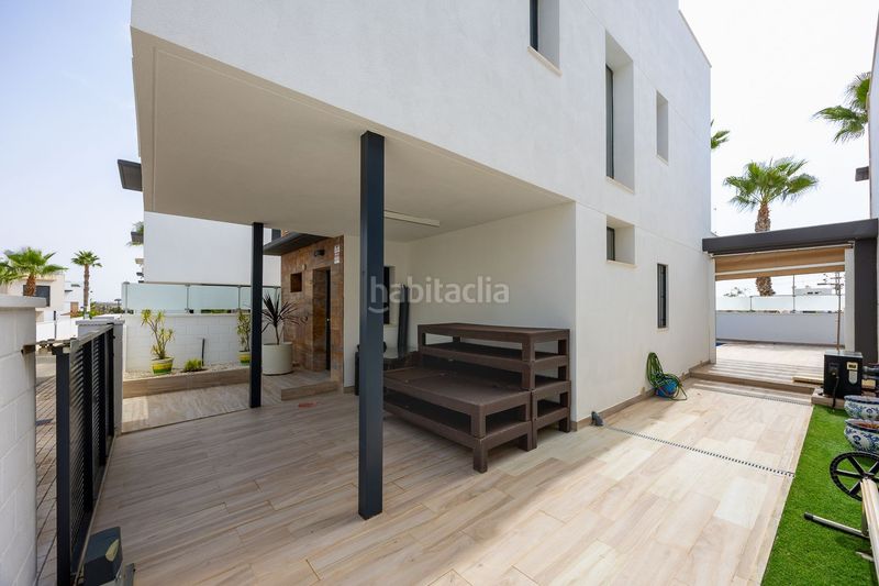 Foto bea4ed0f-7146-43f5-9bc4-a18d3a41a4c4. Chalet en calle cabo de peñas 5 exclusivo chalé independiente, residencial palm beach en Orihuela