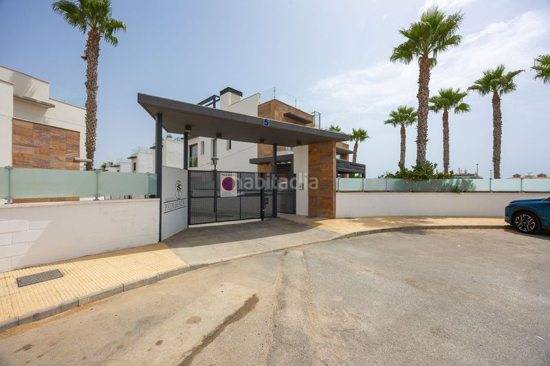 Foto c92b4245-8f34-44f5-87d8-cefc810a6aa9. Chalet en calle cabo de peñas 5 exclusivo chalé independiente, residencial palm beach en Orihuela