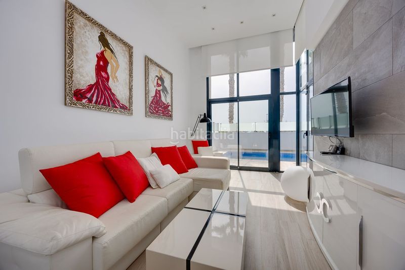 Foto fa3caa90-8b25-4b9b-ba33-2173b0a6d58c. Chalet en calle cabo de peñas 5 exclusivo chalé independiente, residencial palm beach en Orihuela