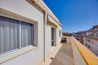 Apartment in Calle bazan 30. Ático de 3 dormitorios con terraza en el centro de torrevieja.