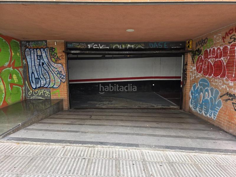 Foto 4b95c28c-2170-4618-b818-1d88559330d1. Aparcament cotxe a La Salut Barcelona