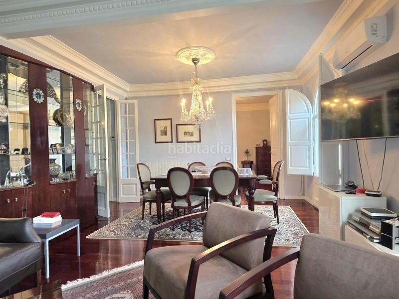 Foto 580dcee7-1dd0-4587-bee5-cfd7dd7dd3a4. Dachwohnung mit heizung in La Nova Esquerra de l´Eixample Barcelona