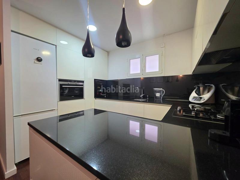 Foto d9c5b335-9ebb-4933-ad78-45a371b9b7fe. Attique avec chauffage dans Sant Antoni Barcelona