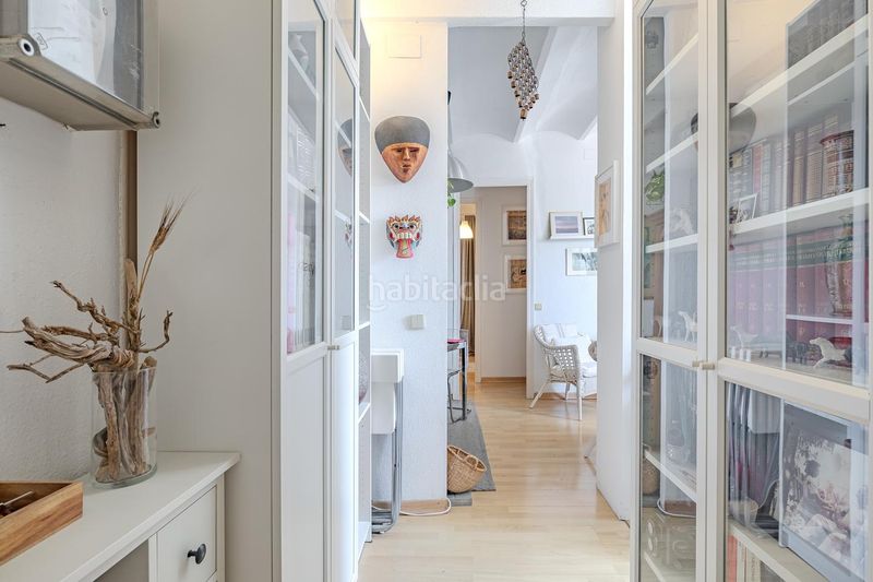 Foto 3aade045-062b-43e1-86f2-6b0b4af44a7f. Pis a Raval Barcelona