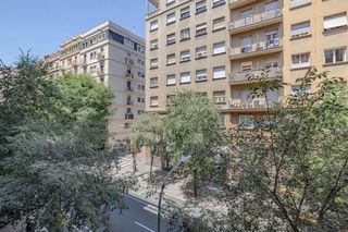 Pis a Navas. Luminoso piso con balc�n en las mejores zonas!