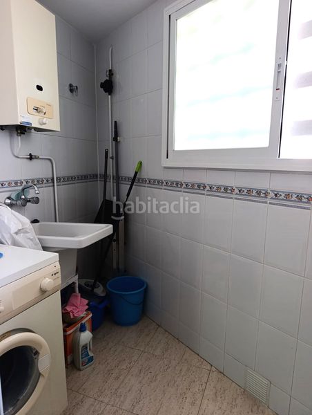 Foto a31af9fb-f89b-4ed2-bbb4-b2693d9813ef. Apartament amb piscina a Playa Poniente Benidorm