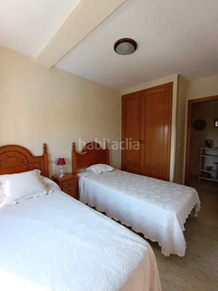 Foto b6a80e23-4a5e-4a46-873f-240f0f9289a9. Apartament amb piscina a Playa Poniente Benidorm