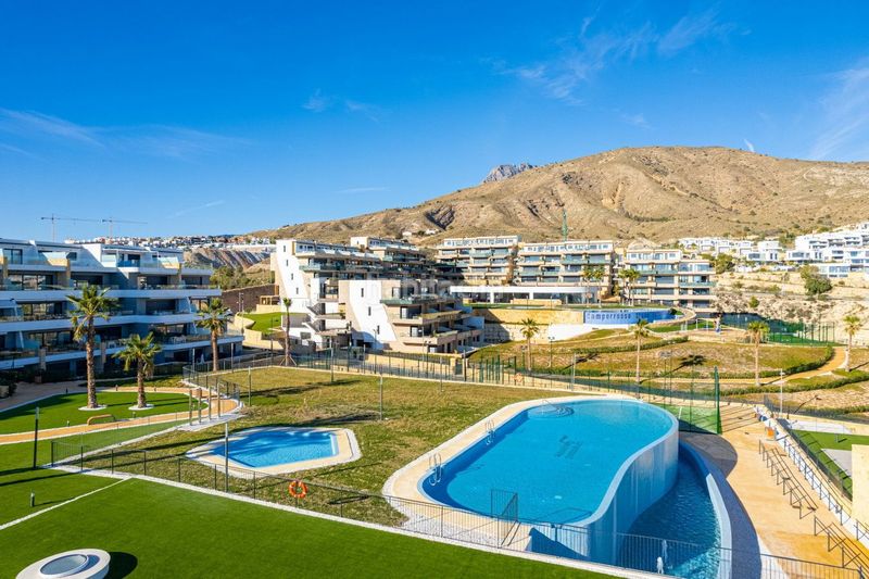 Foto be74fc6d-60cf-4884-ad4d-9614e74e1356. Àtic amb calefacció piscina a balcón de Finestrat-terra marina Finestrat