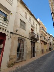 Masia  C. verge del miracle. Casa se�orial de grandes dimensiones