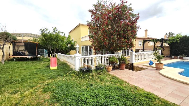 Foto 8f6516e5-f047-418b-9c26-131bd76b180e. Casa amb piscina a Montebello - Nou Espai Nucia (la)