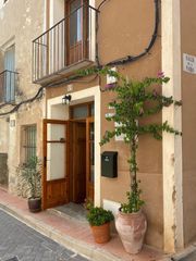 Bauernhof  Mayor. Excelente casa de pueblo reformada y de esquina con solárium