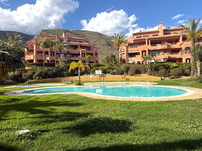 Foto 60cb0e15-4331-4f6b-afea-fb26b283e593. Apartament amb piscina a Golf Bahía Finestrat