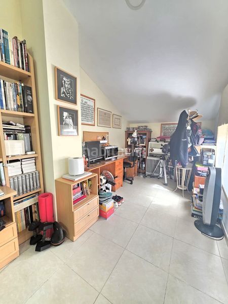 Foto 3f80e880-8869-4ce8-bd67-e73e45ac0db2. Casa amb piscina a Coloma Nucia (la)