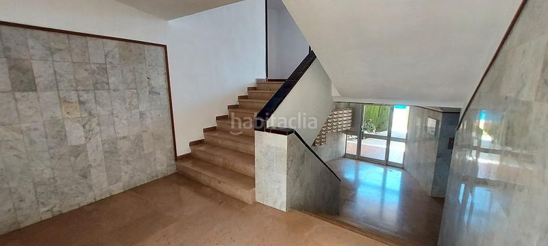 Foto 6e8bcee6-6377-4ef8-a895-cf0e966bf790. Estudi amb piscina a Passeig Marítim Miami Platja