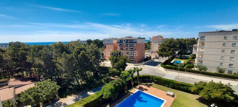 Foto d41a5ce2-91d4-49a9-ab93-88e8953993fe. Estudi amb piscina a Passeig Marítim Miami Platja