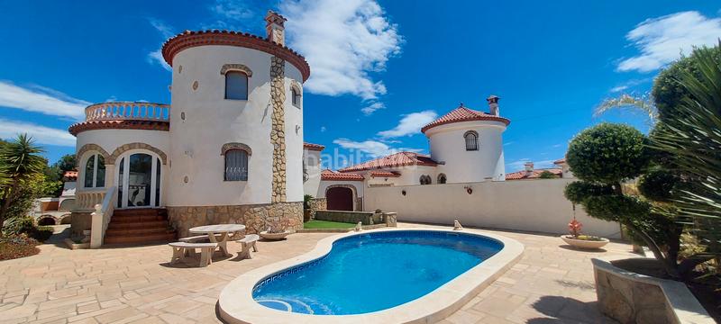 Foto 00bc0489-9881-44c9-9595-8cf8d75946dc. Chalet with fireplace heating parking pool in Centre Miami Platja