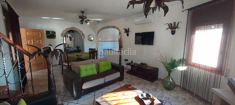 Foto debb4385-c927-42fe-8346-a15cbf0b9378. Chalet with fireplace heating parking pool in Centre Miami Platja