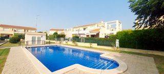 Reihenhaus  Calle ibiza 13. Vive donde otros sueñan pasar sus vacaciones