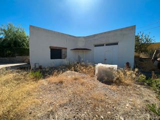 Mas  Carrer la baronia. Casa en construccion falta terminar