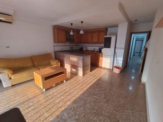 Piso en Carrer nàpols 10. Piso zona muy soleada