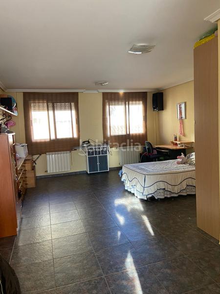 Foto fa9a51a2-d306-4d8e-a8ac-526d69cca137. Maison jumelée avec chauffage parking dans Onda