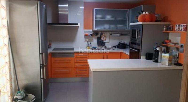 Foto 1604f3e9-97af-44f2-8f89-4448bd006517. Maison jumelée dans Onda