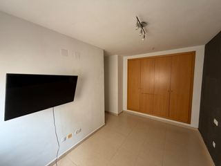 Rent Flat in Onda. Piso sin amueblar con garaje y trastero