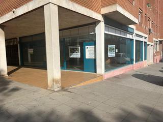 Location Local commercial à Sant Andreu de la Barca. Local en alquiler, zona de paso y estado de conservación excelen