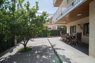 Planta baixa a Sant Andreu de la Barca. Un refugio luminoso con terraza para compartir y disfrutar