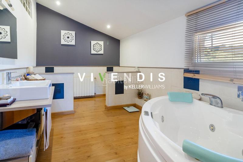 Foto 2ae8c7b3-d29d-4213-9bd2-d0932d9ba591. Casa con parcheggio in Castellví de Rosanes