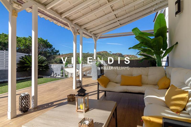 Foto 2ffeecc0-787a-45a7-b155-c5ee39916ea7. Casa con parcheggio in Castellví de Rosanes