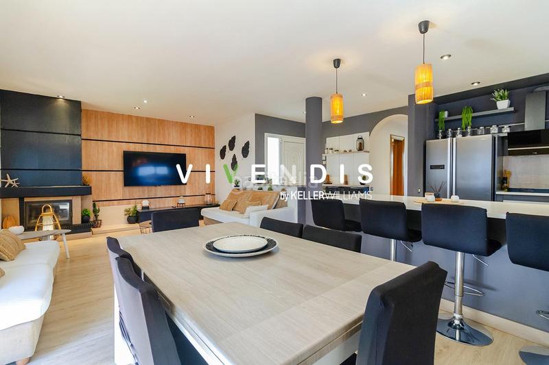 Foto 3cc44cd8-23f4-4e81-8e08-4e36481872b3. Casa con parcheggio in Castellví de Rosanes