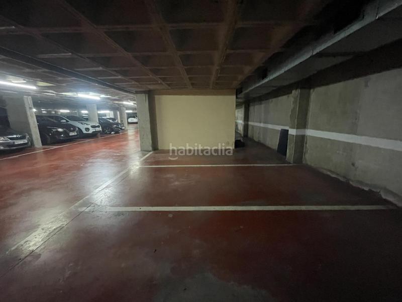 Foto 3cf0c0d2-4666-4d1d-b841-4b4a8e522e7a. Parking coche en Sant Andreu de la Barca