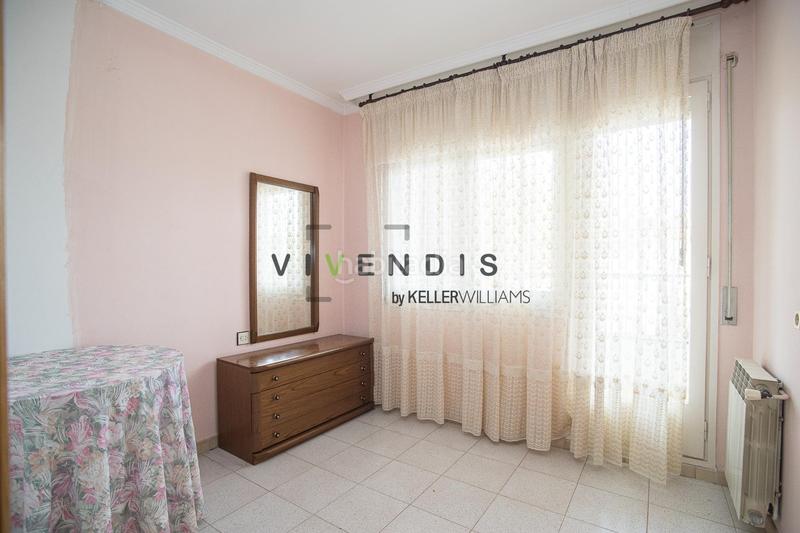 Foto 030f966a-baff-4dff-b02b-0df915a3f71d. Casa adossada amb aparcament a Sant Andreu de la Barca