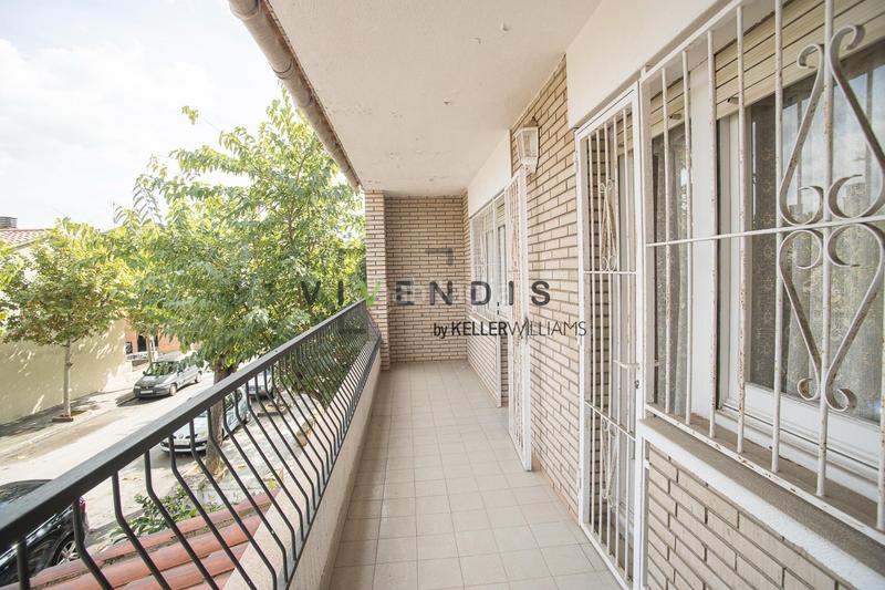 Foto 0fd97156-a34e-49d2-be73-9fc76750580b. Casa adossada amb aparcament a Sant Andreu de la Barca