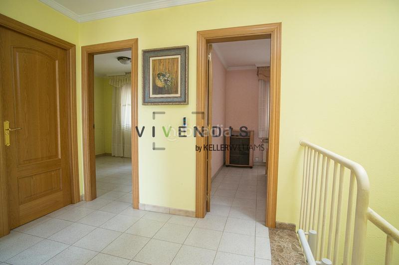 Foto 148c5d3a-a4a6-4758-abb4-ee75f9cfa4f3. Casa adossada amb aparcament a Sant Andreu de la Barca