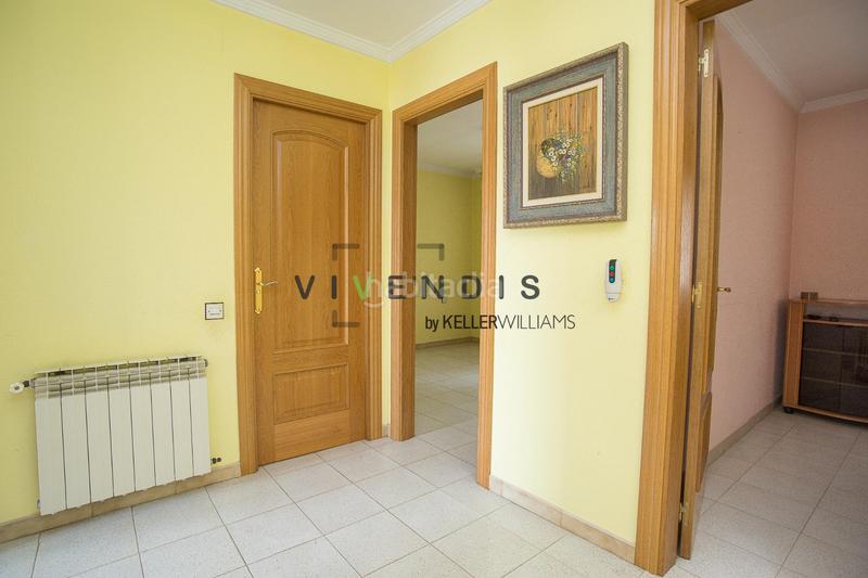 Foto 367efac0-6da6-4eb6-91ea-32f70557acde. Casa adossada amb aparcament a Sant Andreu de la Barca