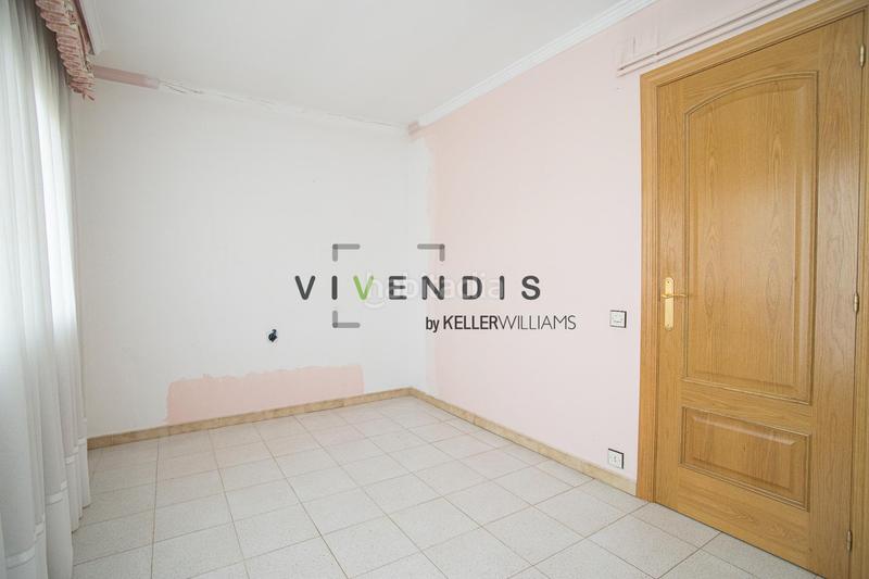 Foto 64349386-e27c-4f6a-ae2a-537572a98eb2. Casa adossada amb aparcament a Sant Andreu de la Barca