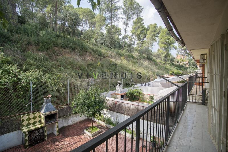 Foto 9b6a4373-9be8-4692-9888-e317af91bec4. Casa adossada amb aparcament a Sant Andreu de la Barca