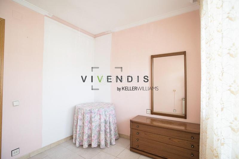 Foto c9436163-9d73-4b39-8522-b46bd351f4ab. Casa adossada amb aparcament a Sant Andreu de la Barca