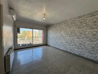 Appartamento in Sant Andreu de la Barca. Piso de 3 habitaciones en zona ayuntamiento.