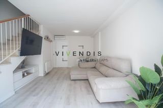 Semi detached house in Sant Andreu de la Barca. Encantadora casa adosada reformada con mucha luz