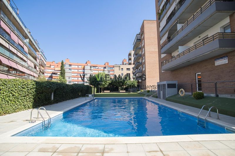 Foto f7508df1-3b1d-4eda-bbb6-d6cf26896774. Pis amb calefacció aparcament piscina a Sant Andreu de la Barca