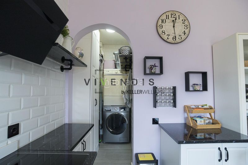 Foto 5224833a-5397-447a-8f90-ce337589795d. Casa amb aparcament a Corbera de Llobregat