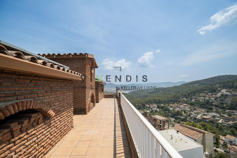 Foto 5c6e8376-0e05-47b1-ab8c-21734792e76f. Casa amb aparcament a Corbera de Llobregat
